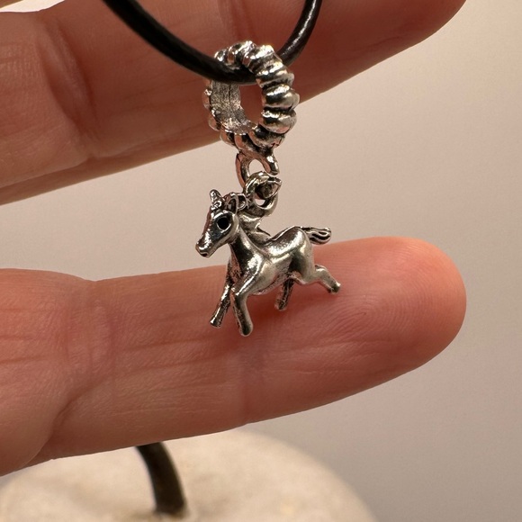 3/$15 Silvery Horse Pandora-type European charm - Picture 4 of 5